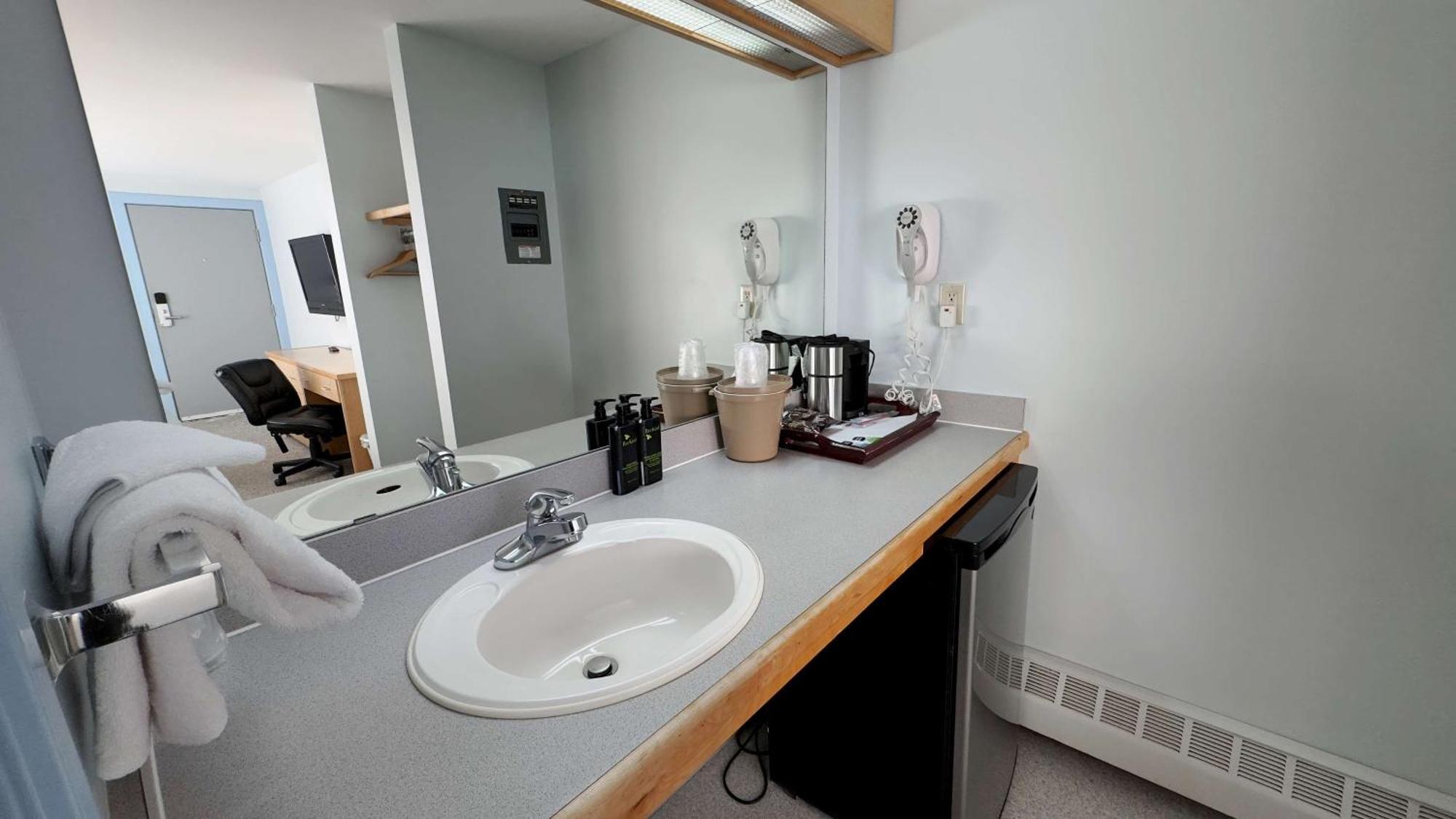 Eldorado, A Coast Hotel Dawson City Bagian luar foto